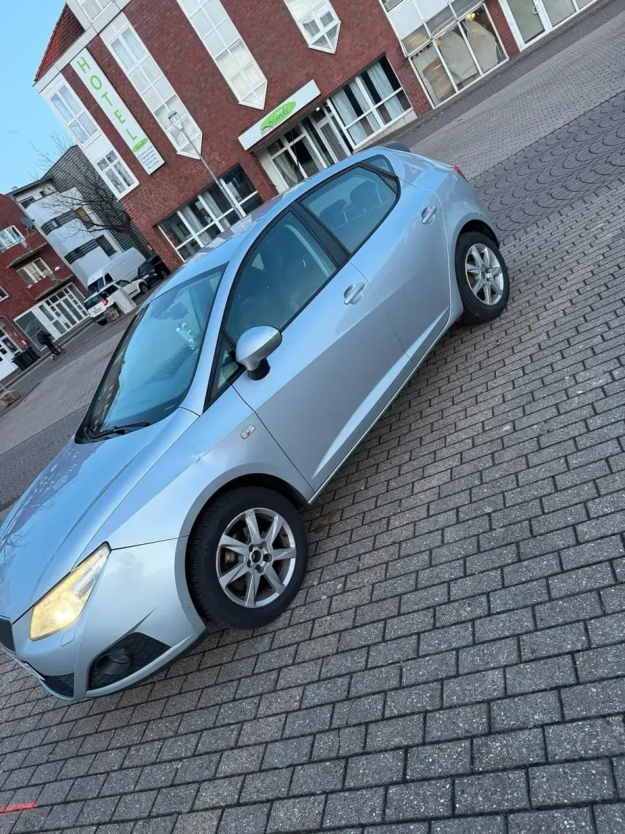 Gebraucht Seat Ibiza 75 PS (55 kW) 2011 Silber Limousine
