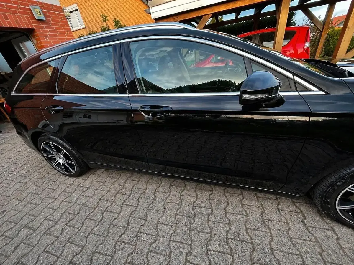 Gebraucht Ford Mondeo Titanium 160 PS (117 kW) 2015 Schwarz Limousine