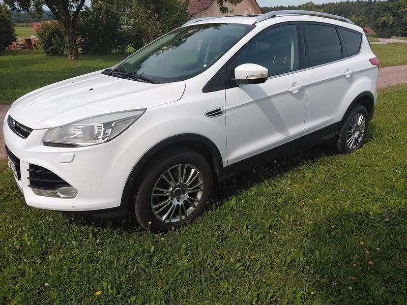 Weiß Gebraucht 2014 Ford Kuga Titanium SUV | 12.500 € (Teuer) - Bild 1/4