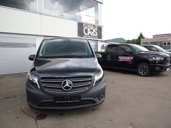 Obsidianschwarz metallic Gebraucht 2023 Mercedes Vito Van / Kleinbus | 39.990 € (Superpreis) - Bild 1/4