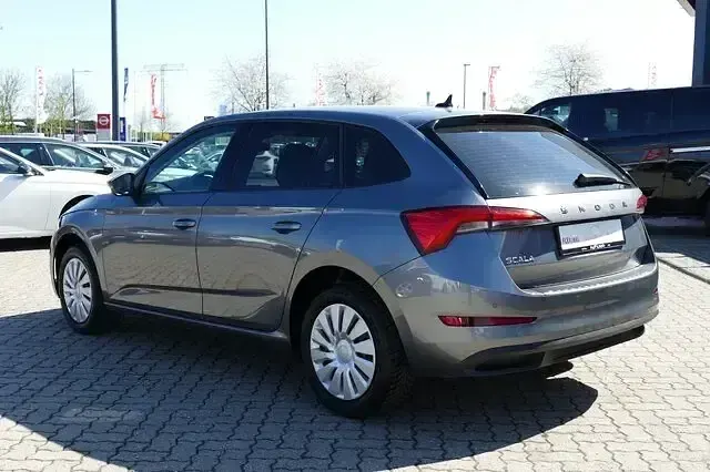 Gebraucht Skoda Scala 150 PS (110 kW) 2023 Grau Kleinwagen