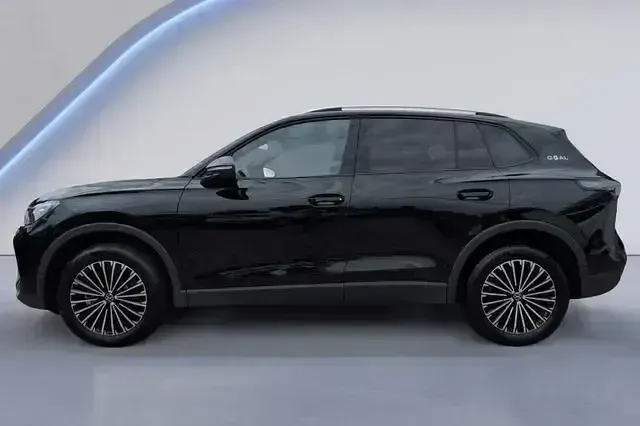 Gebraucht VW Tiguan Goal 193 PS (141 kW) 2025 Grenadillschwarz metallic SUV