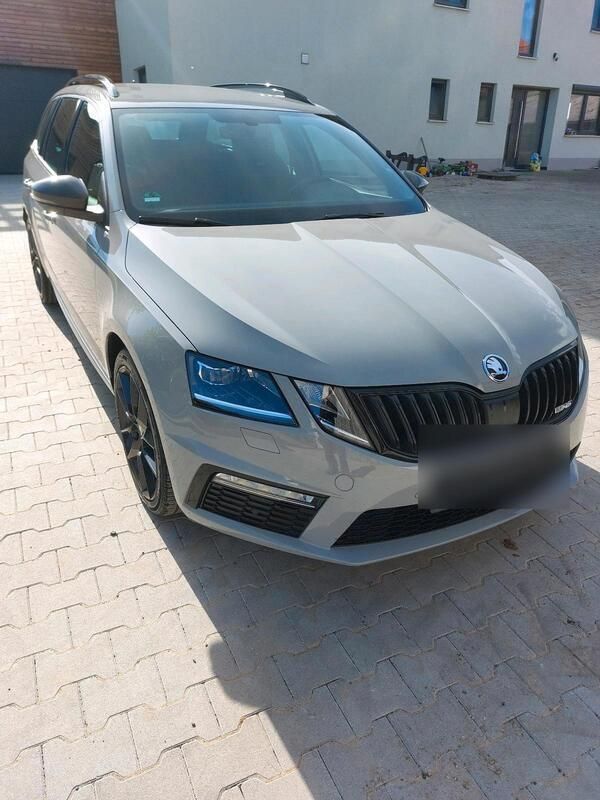 Grau Gebraucht 2018 Skoda Octavia RS Kombi | 18.990 € - Bild 1/4