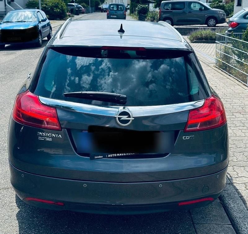 Gebraucht Opel Insignia 160 PS (117 kW) 2011 Grau Kombi