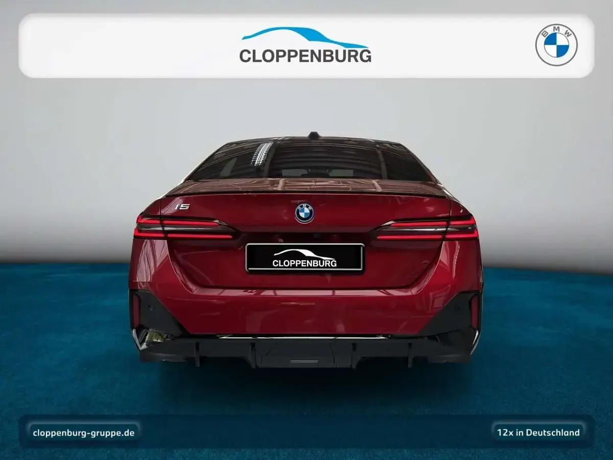 Gebraucht BMW i5 Sport Line 442 kW (601 PS) 2025 Fire red metallic Limousine