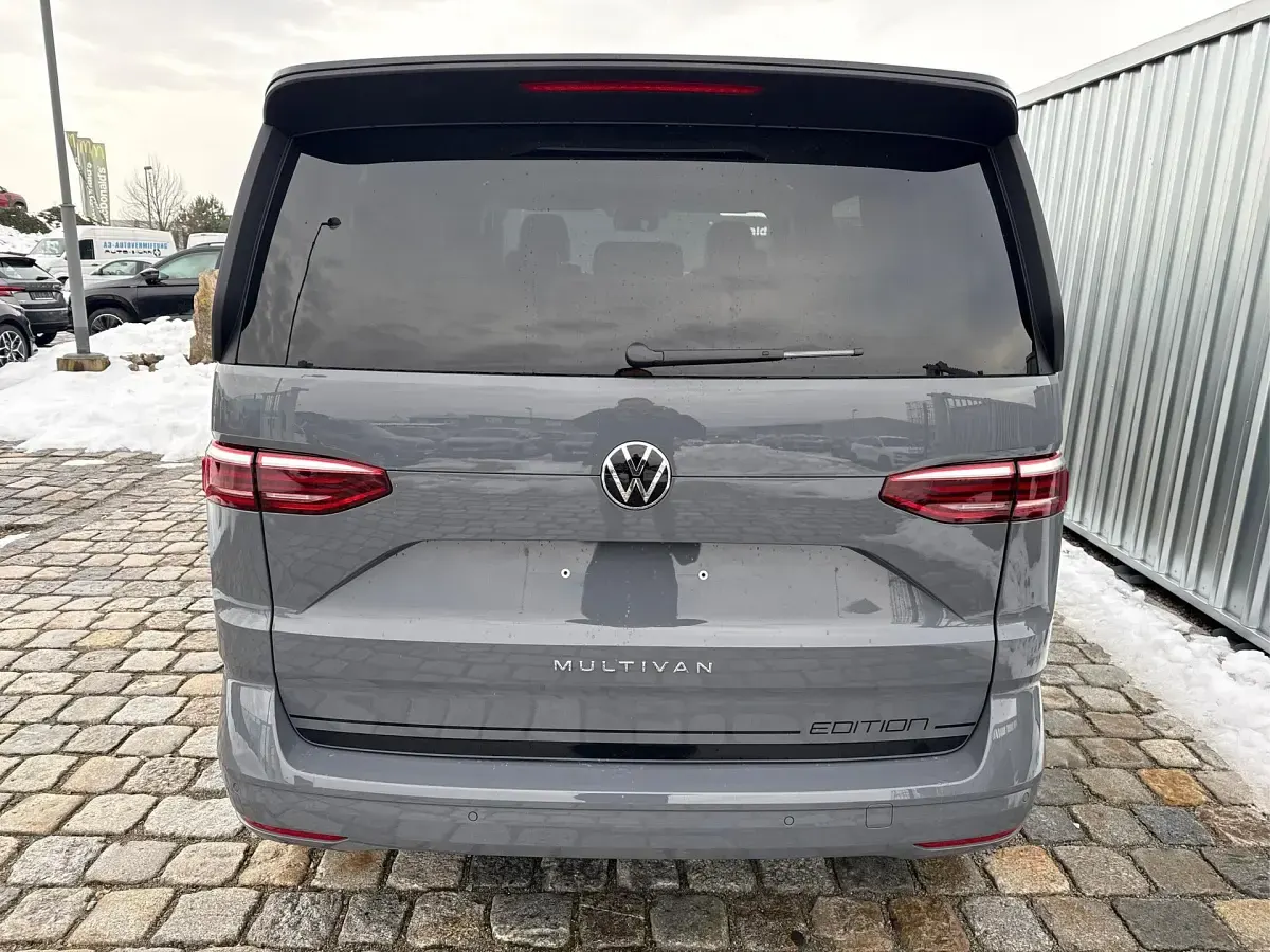 Neu VW Multivan Business 150 PS (110 kW) 2026 Puregrey Van / Kleinbus