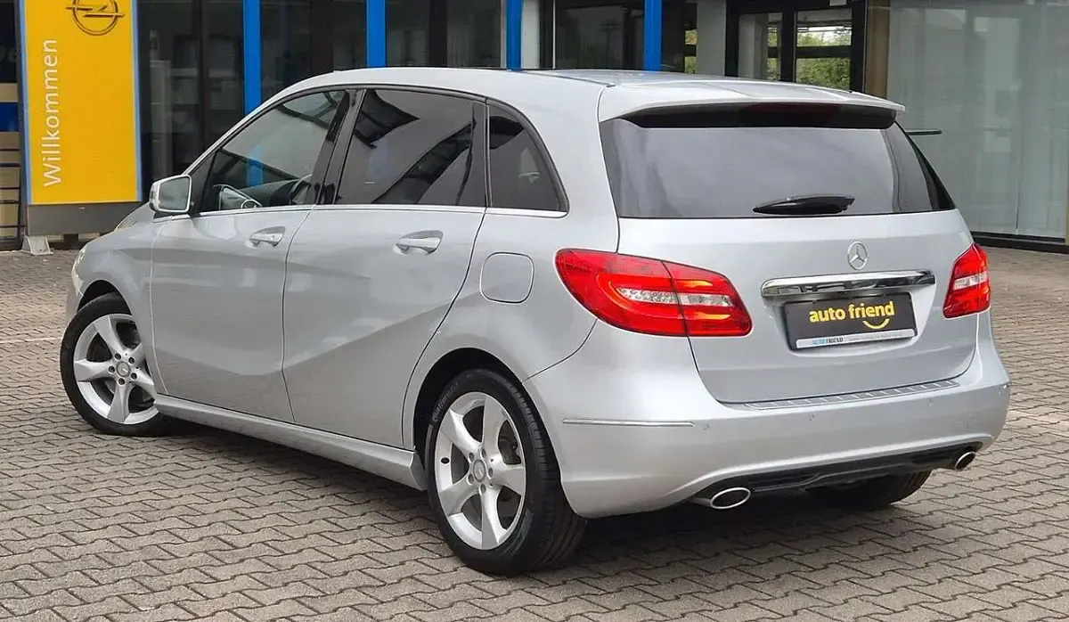 Gebraucht Mercedes B220 170 PS (125 kW) 2014 Silber Kleinwagen