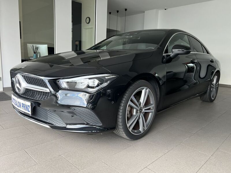 Kosmosschwarz Gebraucht 2019 Mercedes CLA180 Limousine | 28.900 € (Etwas zu teuer) - Bild 1/4