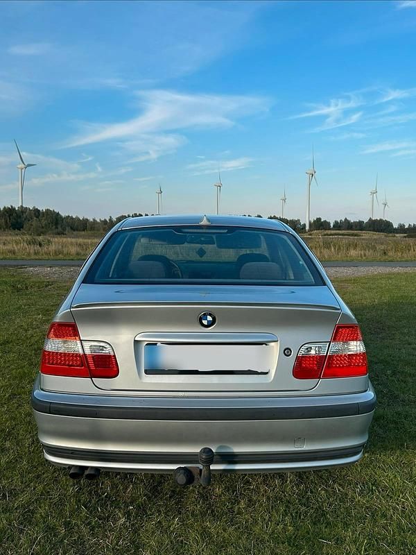 Gebraucht BMW 320 150 PS (110 kW) 1998 Silber Limousine