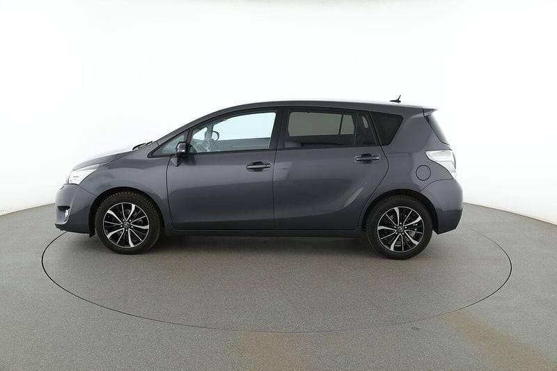 Gebraucht Toyota Verso Executive 147 PS (108 kW) 2017 Grau Van / Kleinbus