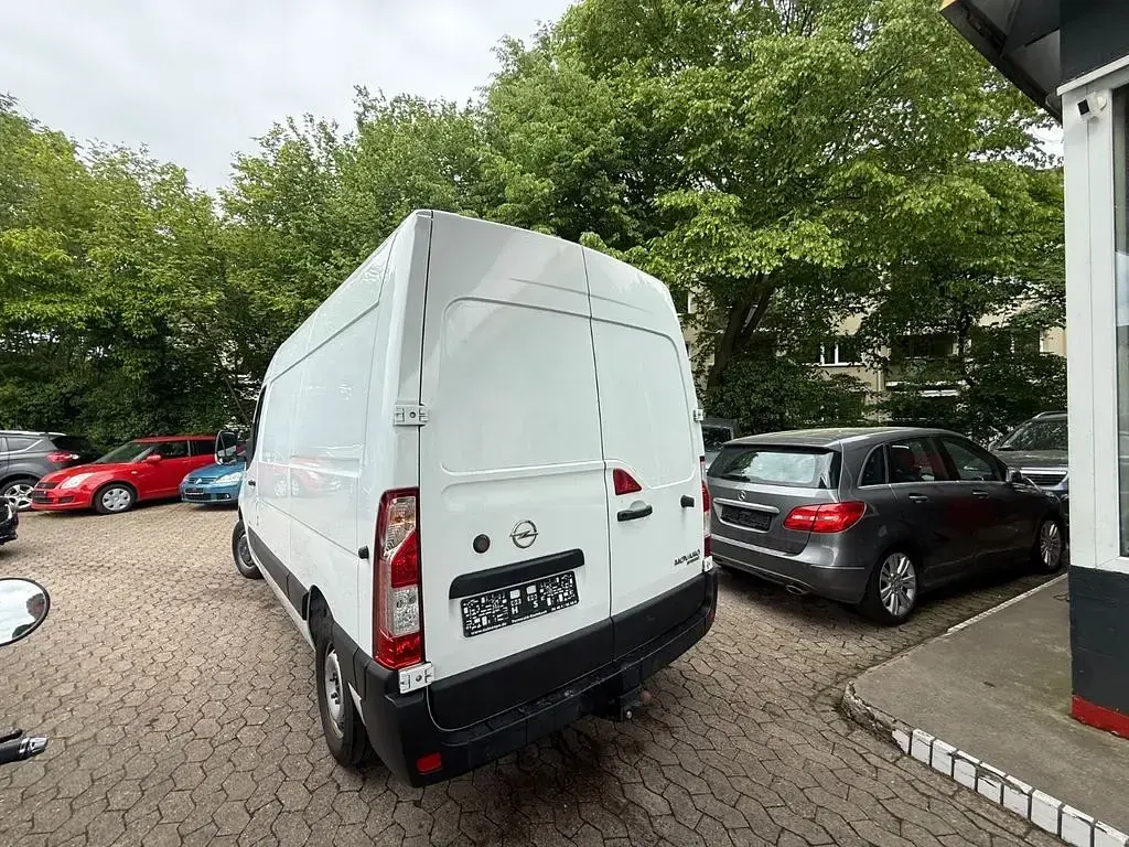 Gebraucht Opel Movano 170 PS (125 kW) 2017 Weiß Van / Kleinbus