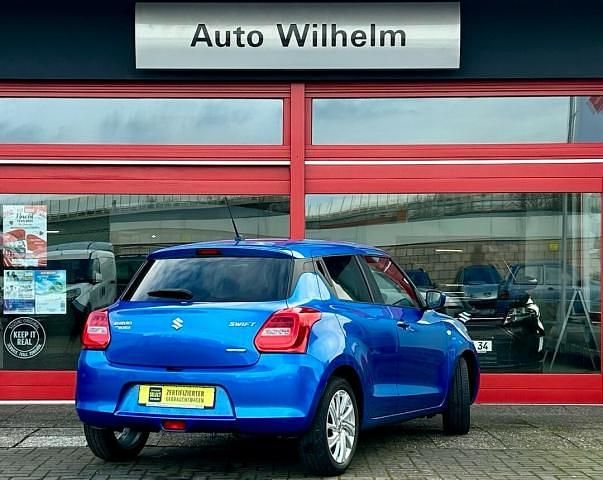 Gebraucht Suzuki Swift Comfort 83 PS (61 kW) 2021 Speedy blue metallic Kleinwagen