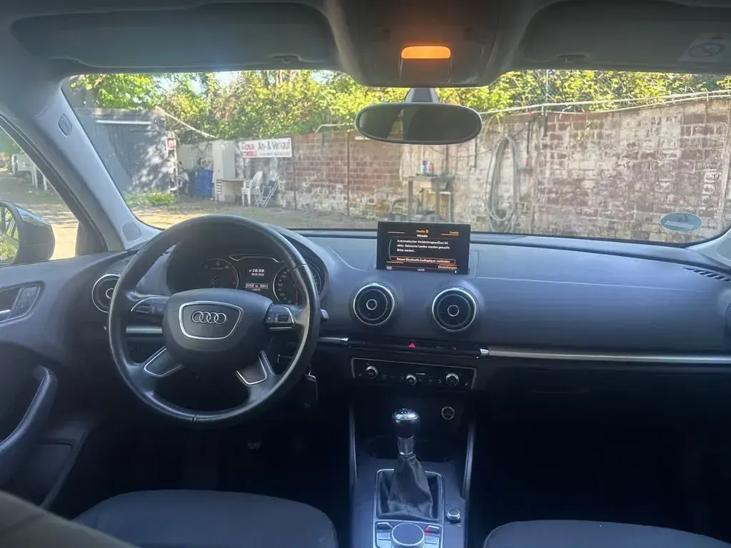 Gebraucht Audi A3 Attraction 122 PS (89 kW) 2013 Schwarz Limousine