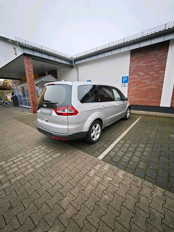 Gebraucht Ford Galaxy 140 PS (102 kW) 2007 Silber Van / Kleinbus