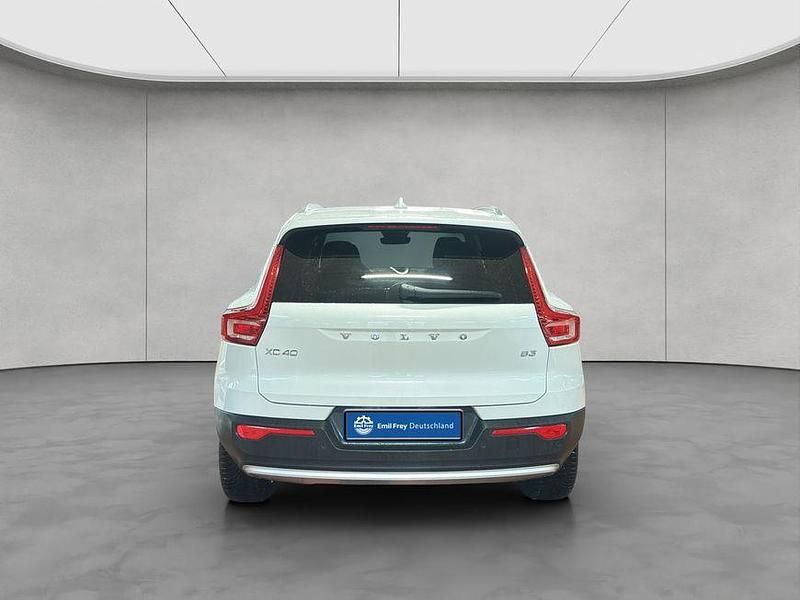Gebraucht Volvo XC40 Core 163 PS (119 kW) 2024 Crystal white SUV