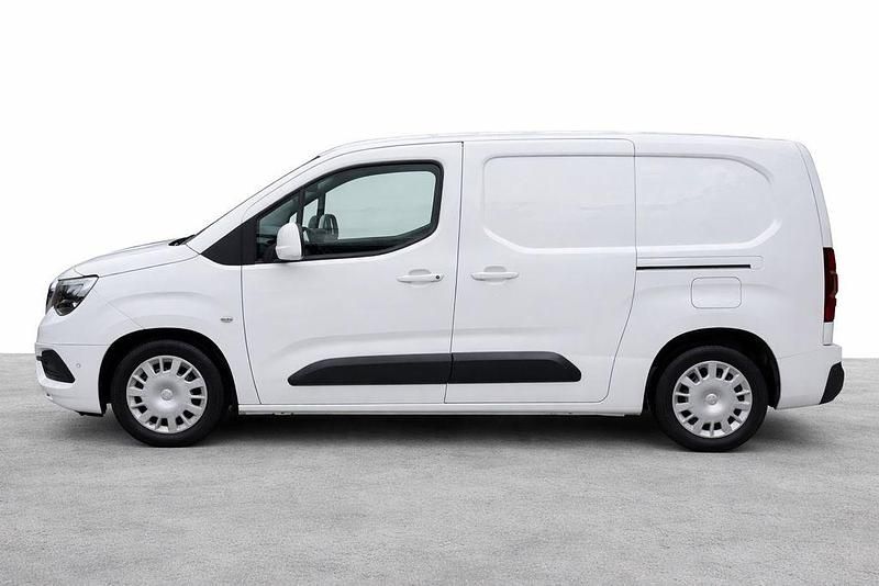 Gebraucht Opel Combo Edition 131 PS (96 kW) 2020 Jade weiss/arktis weiss Van / Kleinbus