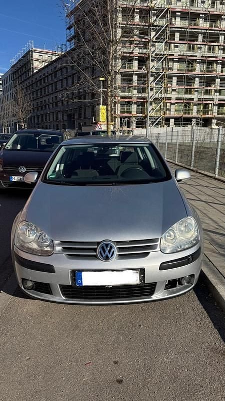 Silber Gebraucht 2004 VW Golf V Kleinwagen | 1.400 € (Superpreis) - Bild 1/4