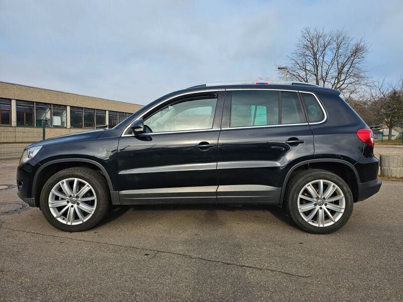 Gebraucht VW Tiguan Sportline 170 PS (125 kW) 2010 Deep black perleffekt SUV