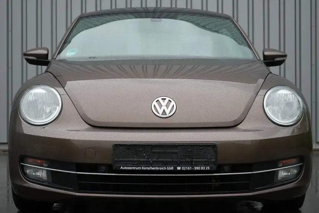 Używany VW Beetle Design 105 KM (77 kW) 2013 Brązowy Hatchback