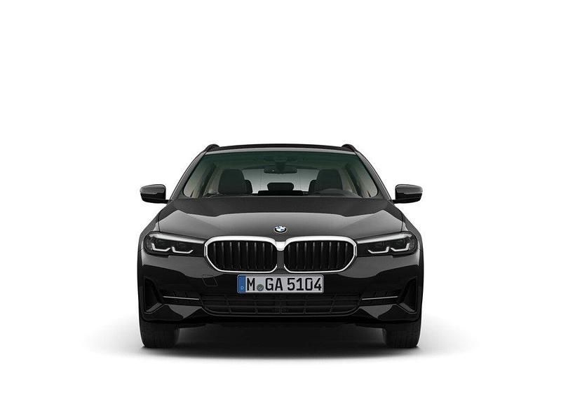 Gebraucht BMW 520 Performance 190 PS (139 kW) 2022 Black sapphire metallic (schwarz) Kombi