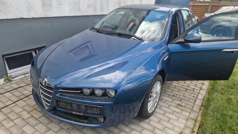Blau Gebraucht 2007 Alfa Romeo 159 Kombi | 590 € - Bild 1/4