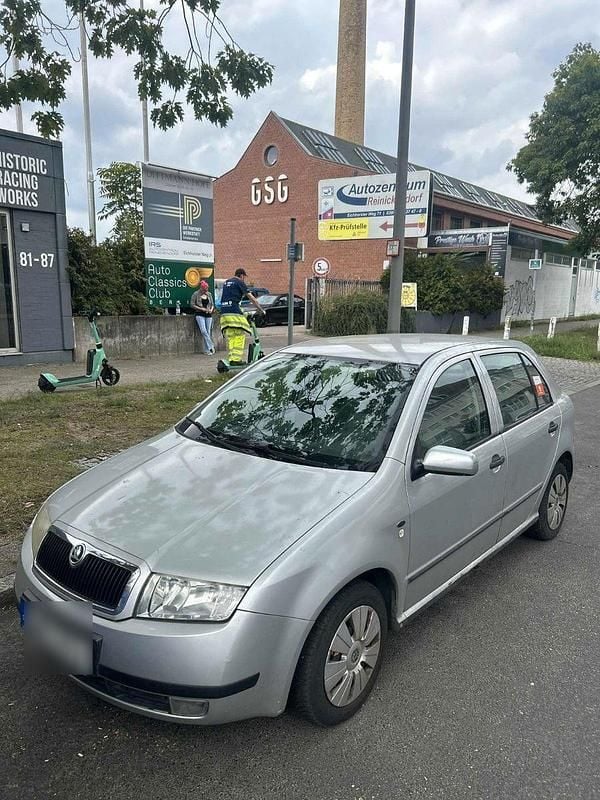 Silber Gebraucht 2004 Skoda Fabia Comfort Kleinwagen | 600 € (Superpreis) - Bild 1/4