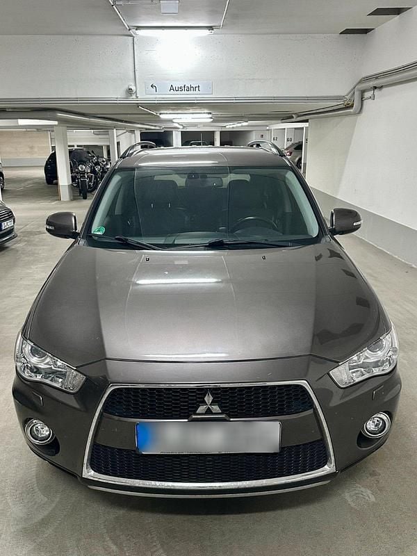 Gebraucht Mitsubishi Outlander 156 PS (114 kW) 2012 Braun SUV