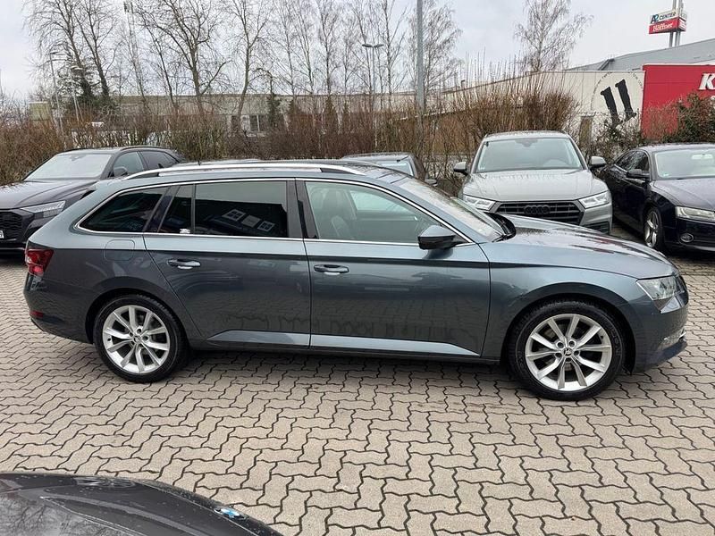 Gebraucht Skoda Superb Style 190 PS (139 kW) 2017 Grau Kombi