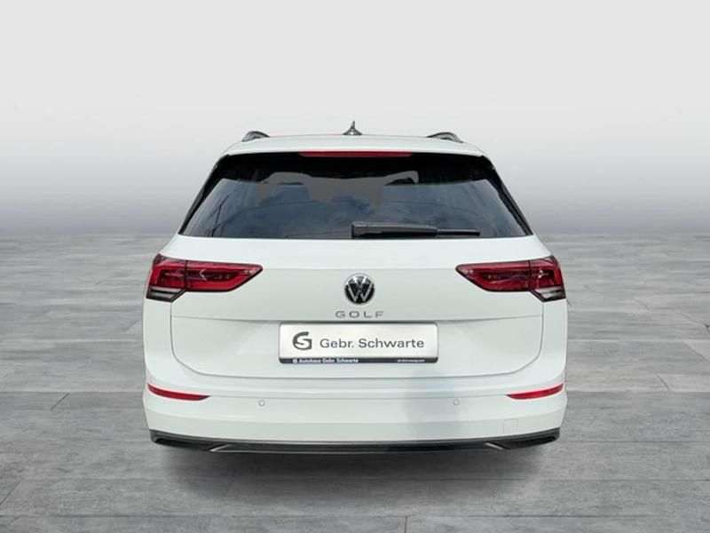 Gebraucht VW Golf VIII Life 150 PS (110 kW) 2022 Weiß Kombi