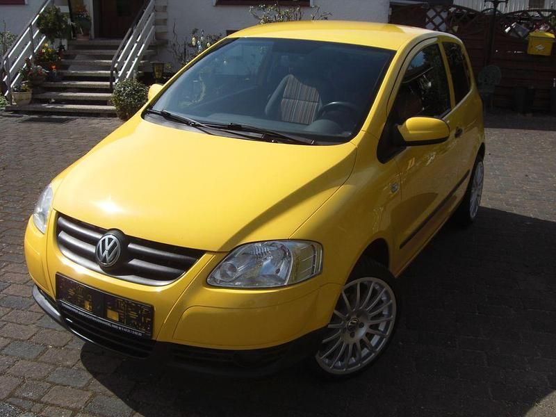Gebraucht VW Fox 54 PS (39 kW) 2005 Gelb Kleinwagen