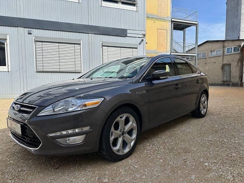 Gebraucht Ford Mondeo Titanium 203 PS (149 kW) 2012 Braun Limousine