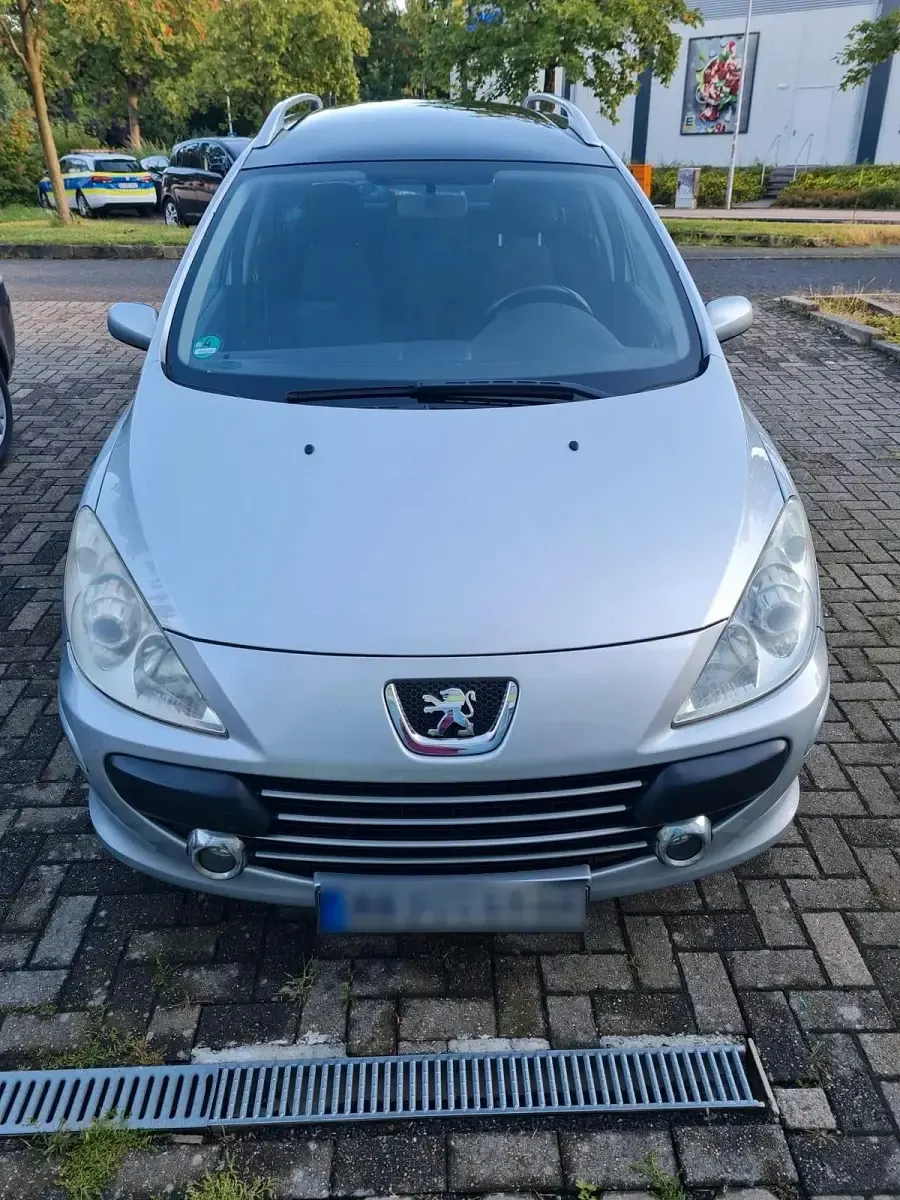 Gebraucht Peugeot 307 108 PS (79 kW) 2007 Silber Limousine