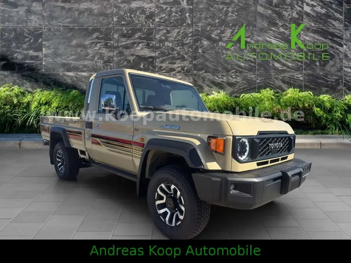 Neu Toyota Land Cruiser 231 PS (169 kW) 2026 Beige SUV