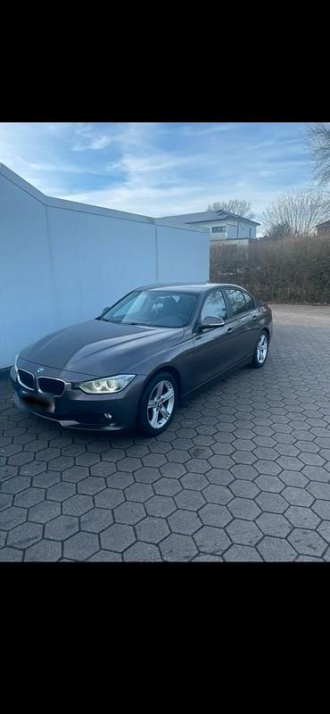Gebraucht BMW 320 Luxury Line 184 PS (135 kW) 2012 Limousine