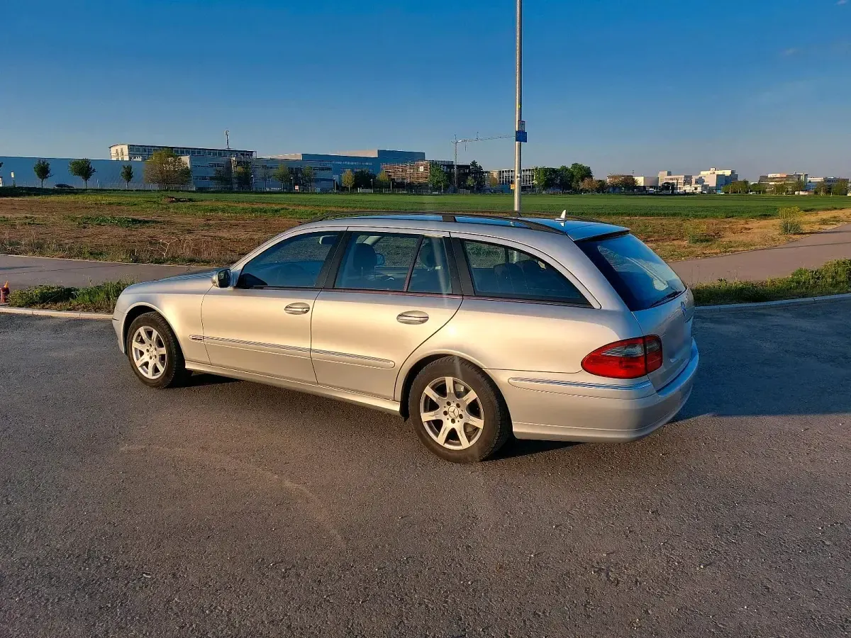 Gebraucht Mercedes E200 184 PS (135 kW) 2007 Silber Kombi