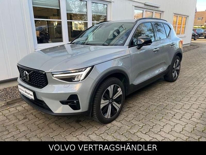 Vapour grey metallic Gebraucht 2023 Volvo XC40 Plus SUV | 35.890 € (Fairer Preis) - Bild 1/4
