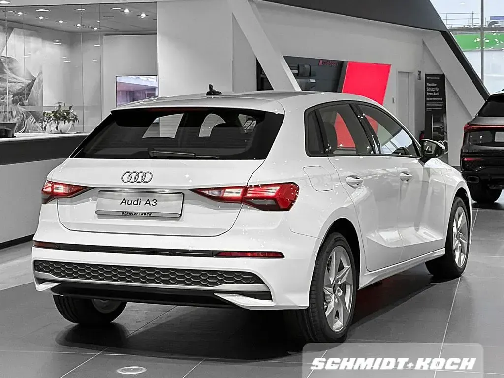 Gebraucht Audi A3 Advanced 116 PS (85 kW) 2025 Silber Limousine