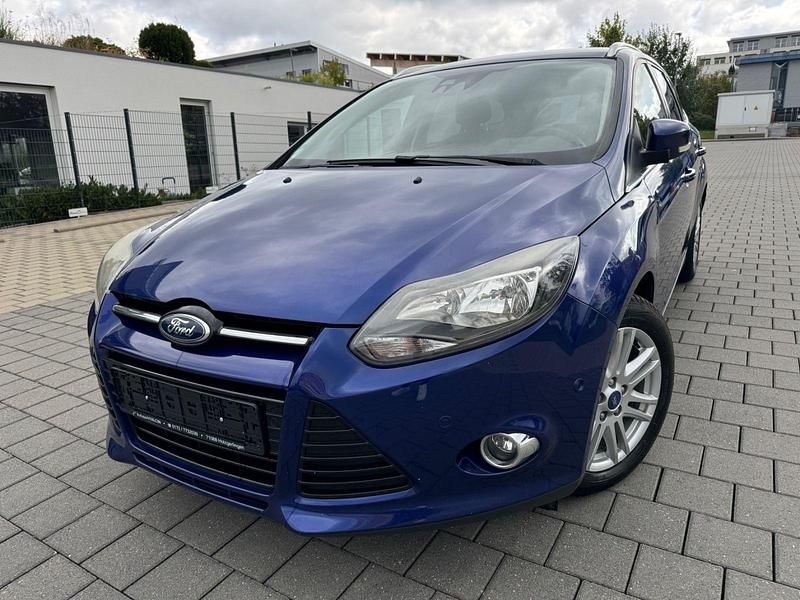 Blau Gebraucht 2015 Ford Focus Titanium Kombi | 2.980 € (Superpreis) - Bild 1/4