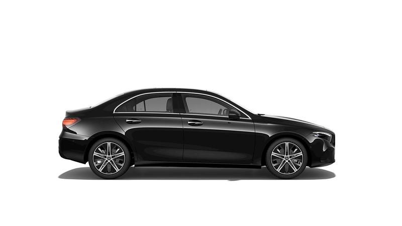 Nachtschwarz Neu 2025 Mercedes A200 Limousine | 42.690 € (Superpreis) - Bild 1/1