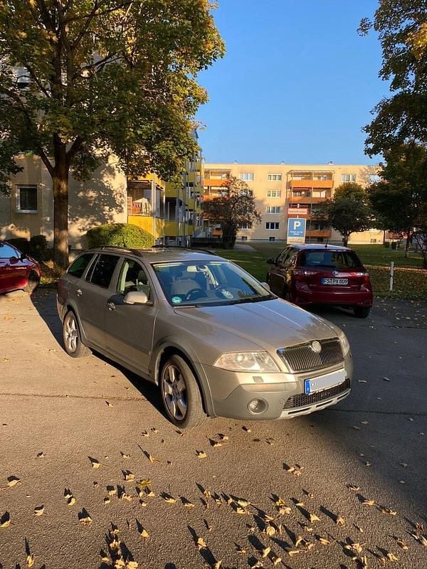 Andere farben Gebraucht 2007 Skoda Octavia Scout Scout 4x4 Kombi | 7.500 € (Fairer Preis) - Bild 1/4