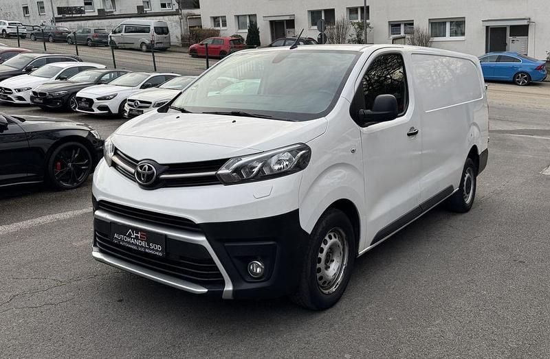 Weiß Gebraucht 2022 Toyota Proace Van | 13.999 € (Superpreis) - Bild 1/4