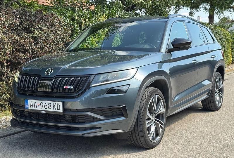 Grau Gebraucht 2021 Skoda Kodiaq RS SUV | 30.900 € (Fairer Preis) - Bild 1/4