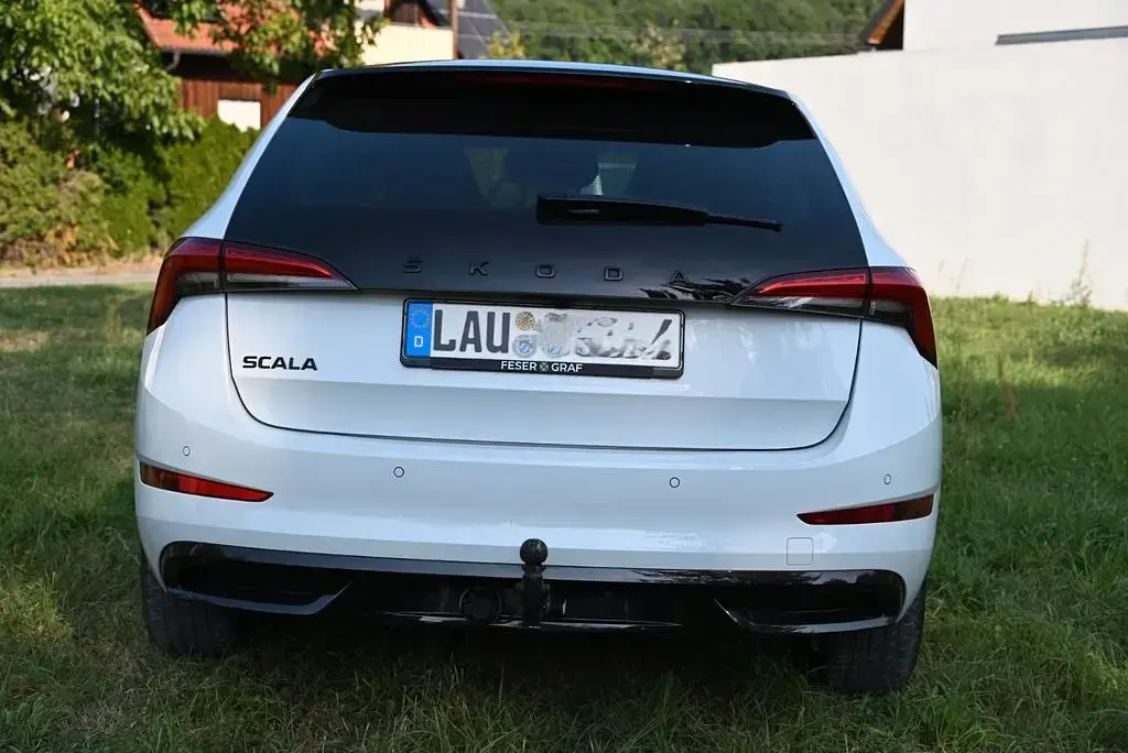Gebraucht Skoda Scala Monte Carlo 150 PS (110 kW) 2022 Weiß Kleinwagen