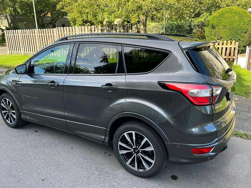 Grau Gebraucht 2019 Ford Kuga ST SUV | 16.700 € (Fairer Preis) - Bild 1/4
