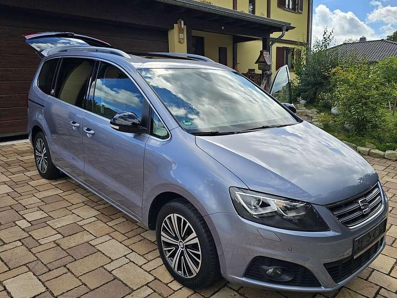 Silber Gebraucht 2016 Seat Alhambra Van / Kleinbus | 14.000 € (Guter Preis) - Bild 1/4