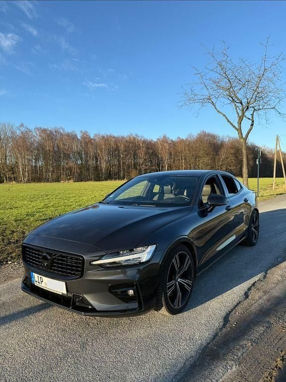 Gebraucht Volvo S60 R-Design 250 PS (183 kW) 2019 Grau Limousine