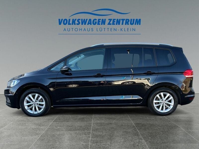 Gebraucht VW Touran Comfortline 110 PS (80 kW) 2016 Schwarz Van / Kleinbus
