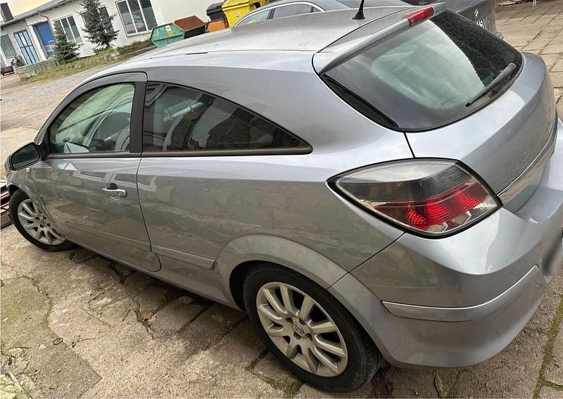 Gebraucht Opel Astra GTC 77 PS (56 kW) 2006 Silber Coupé
