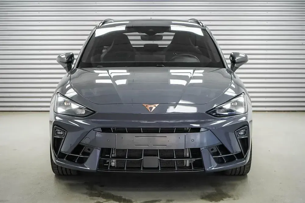Gebraucht Cupra Leon VZ 333 PS (244 kW) 2025 Graphene grau metallic (r6)