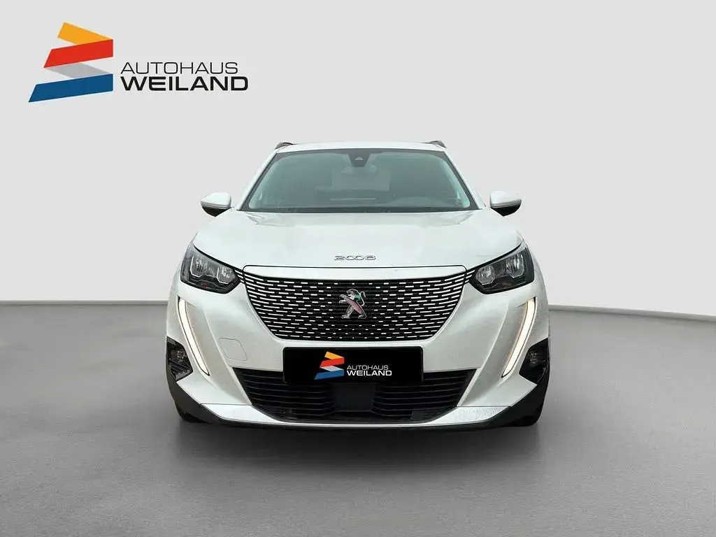 Gebraucht Peugeot e-2008 Allure 100 kW (136 PS) 2021 Weiß SUV